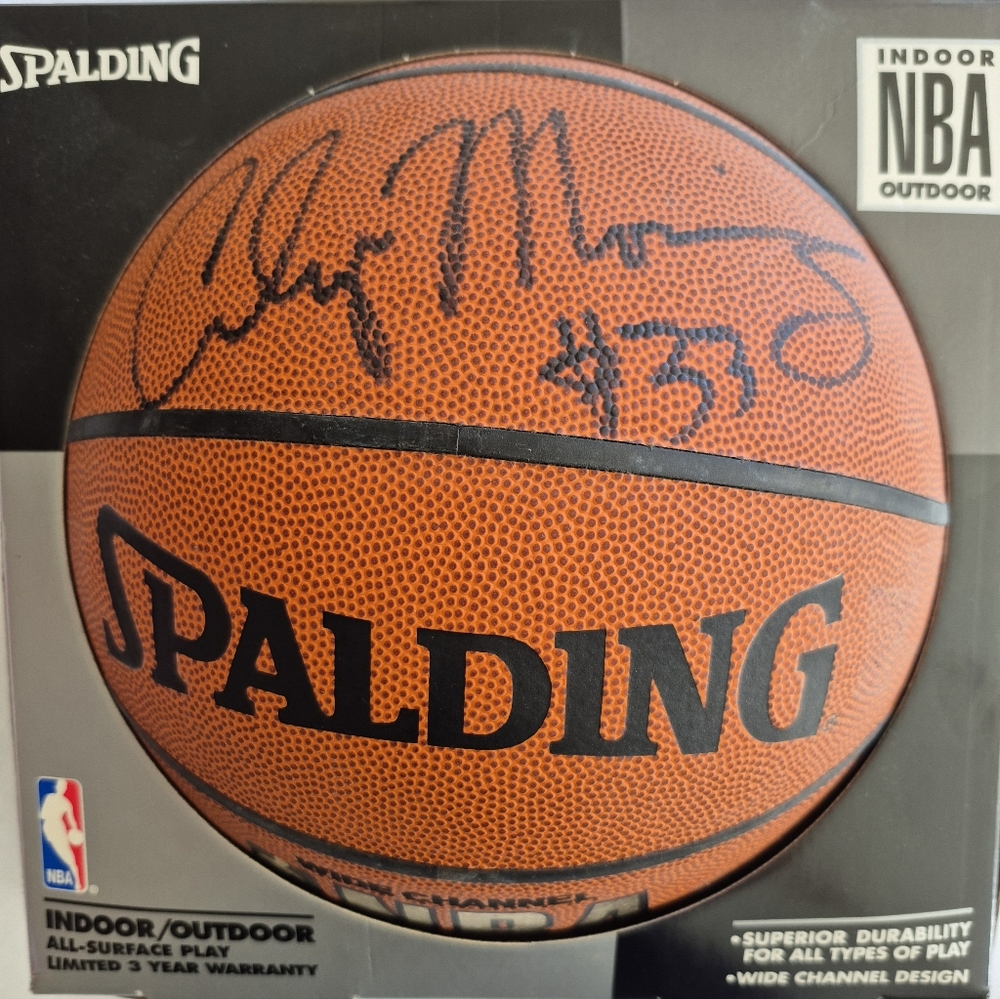 Alonzo Mourning #33 Autographed NBA Spalding Basketball - Picture 1 of 8